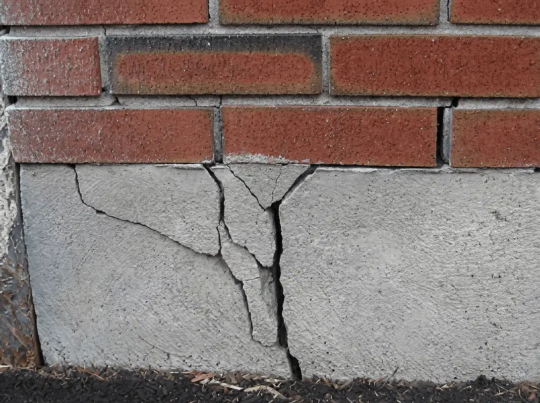Concrete foundation with serious structural damage in Kansas City, MO